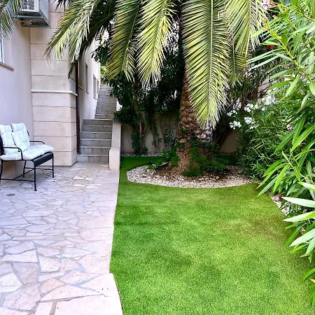 Romana Iii Appartamento Omiš